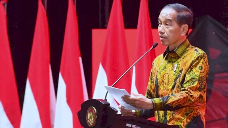 Presiden RI Joko Widodo (Jokowi) saat menyampaikan arahan pada rapat konsolidasi nasional kesiapan pelaksanaan pemilihan umum (Pemilu) 2024 yang digelar di Ancol Beach City, Jakarta, Jumat (2/12/2022). (Foto: BPMI Setpres/Rusman)