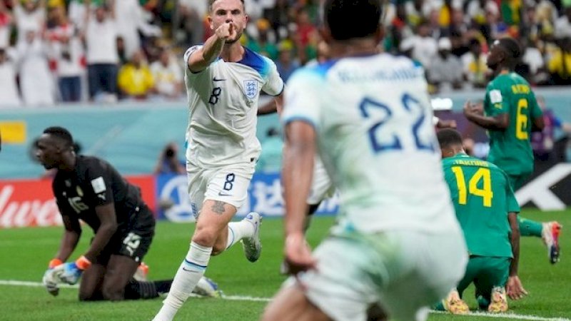 Selebrasi Jordan Henderson usai mencetak gol di laga Piala Dunia 2022 Inggris vs Senegal, Senin (5/12/2022) (c) AP Photo/Hassan Ammar