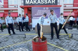  Rutan Makassar Musnahkan Barang Hasil Penggeledahan