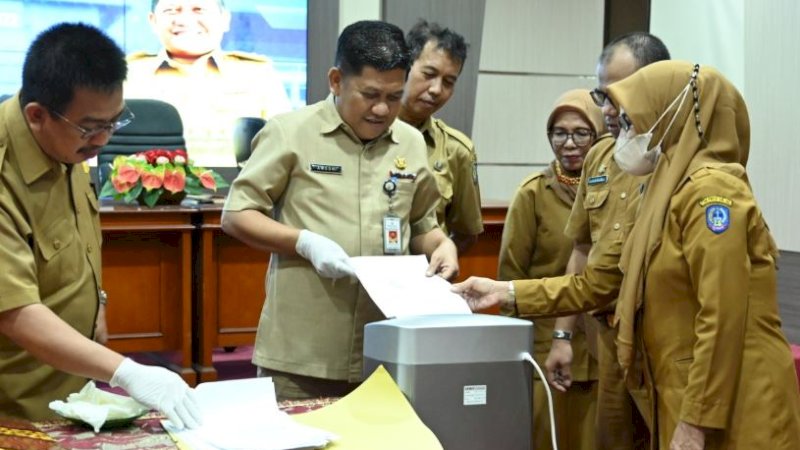 Pemusnahan Arsip Dinamis Inaktif di Command Center Kantor Gubernur Sulsel, Selasa (6/12/2022).