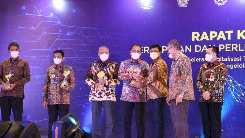 Wali Kota Makassar Terima Penghargaan TP2DD, Kota Terbaik di Indonesia Timur