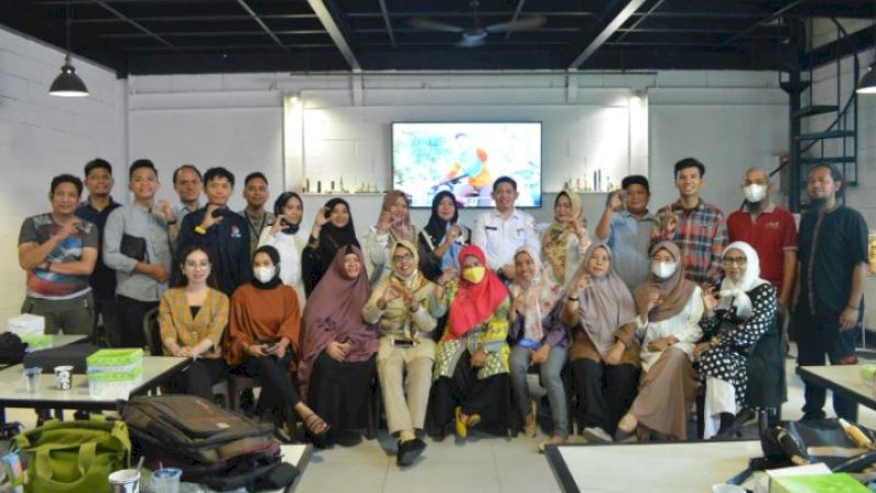 Dinas Komunikasi dan Informatika (Diskominfo) Kota Makassar melakukan sosialisasi awal terkait program BIZMatching (Business Matching), di Etika Studio, Jalan Tamalate I, Rabu (14/12/2022).