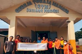 Sambut Natal, Hotel Harper Perintis Makassar Sambangi Gereja dan Panti Asuhan Lakukan Bakti Sosial