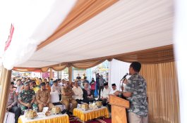 Gubernur Andi Sudirman Resmikan Dua Ruas Jalan di Soppeng