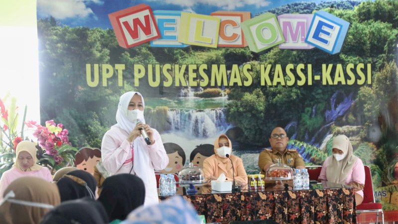 Wawali dan Ketua TP PKK Makassar Gaungkan Kampanye SADARI dan Tes IVA