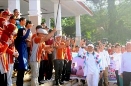 Lepas Peserta Jalan Santai Hari Amal Bakti, Wabup Wajo: Ajang Mempererat Kebersamaan dan Silaturahmi