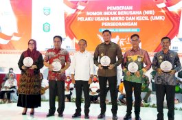 Pemprov Sulsel Apresiasi Pemberian NIB Kepada Pelaku UMK Oleh Menteri Investasi