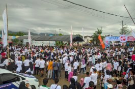 Meriah, Ribuan Warga Parepare Ikut Jalan Santai Mario Group