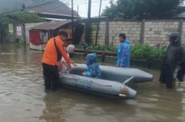 BPBD Makassar Evakuasi 239 Warga Terdampak Banjir