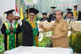 Hadiri Wisuda STAI DDI Sidrap, Dollah Mando Harap Wisudawan Manfaatkan Ilmu di Masyarakat