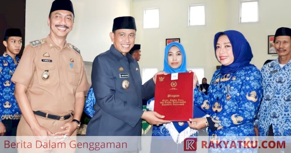 Lantik Pejabat Fungsional-Serahkan Perpanjangan SK PPPK, Ini Pesan Bupati Wajo