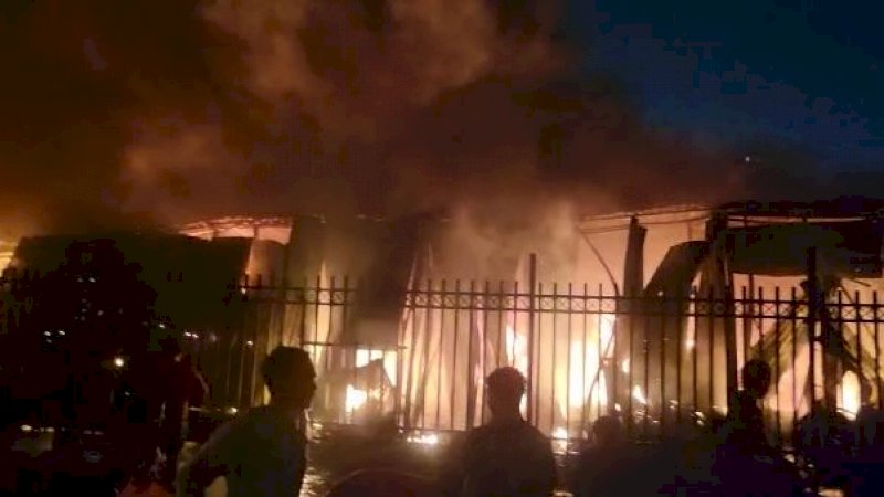 Peristiwa kebakaran Pasar Sentral Makassar terjadi pada Selasa (27/12/2022) malam.