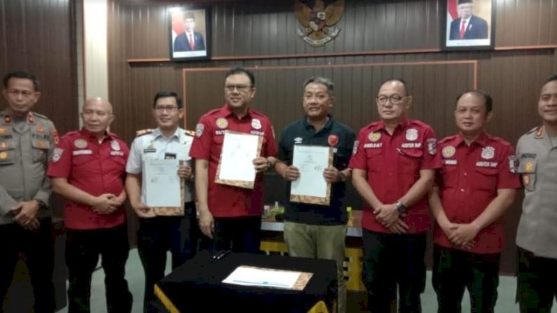 Hasil audit Tim Risk Assessment Pengamanan Stadion Mabes Polri telah diserahkan kepada manajemen PSM Makassar dan Disporapar Parepare, Rabu (28/12/2022) 