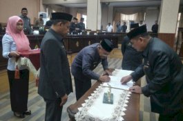 Pemkab-DPRD Jeneponto Sahkan Tiga Ranperda