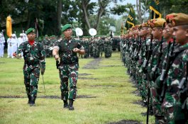Pangdam Hasanuddin Pimpin Upacara Peresmian Danyon Armed 21/105 Tarik/Kawali