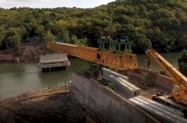 Tinjau Progres Pembangunan Jembatan Kembar Parepare, Gubernur Sulsel Puji Taufan Pawe 