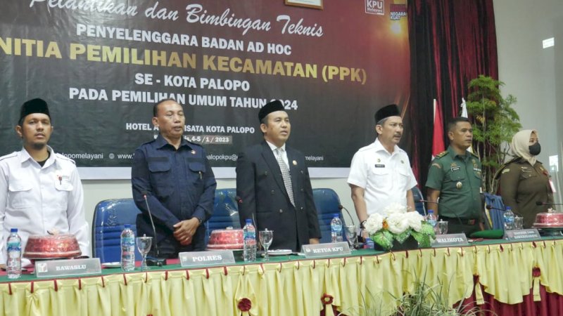 Selamat Bekerja 45 Anggota PPK Kota Palopo 