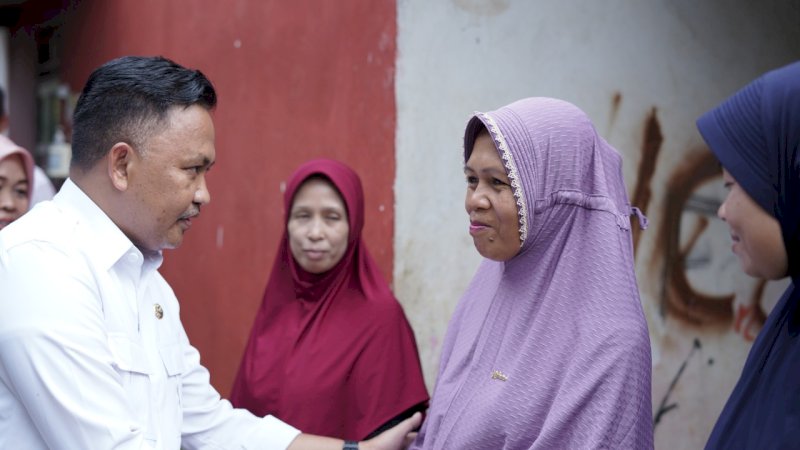 Bupati Bantaeng Salurkan Bantuan untuk Korban Bencana Angin Puting Beliung di Dua Desa