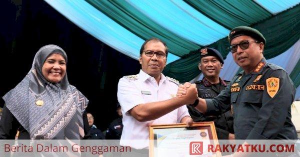 Danny Pomanto Terima Penghargaan Pengamanan dan Penegakan Hukum Lingkungan Hidup dari KLHK