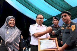 Danny Pomanto Terima Penghargaan Pengamanan dan Penegakan Hukum Lingkungan Hidup dari KLHK