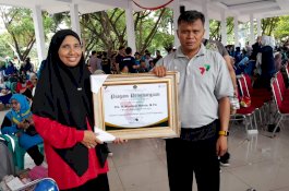 Bupati Enrekang Terima Penghargaan dari Kemenag