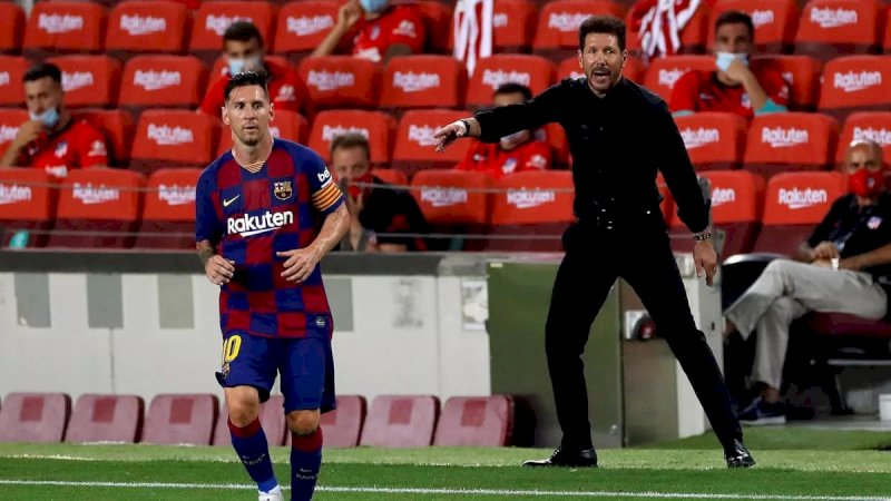 Lionel Messi menghadapi Diego Simeone, gambar yang tidak akan kita lihat lagi di La Liga. (Credit imagine: Getty Images)