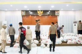 Paket Sembako Polda Sulsel untuk Korban Bencana Banjir Tiba di Mapolres Wajo 