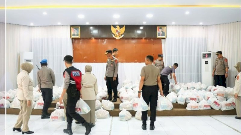 Paket Sembako Polda Sulsel untuk Korban Bencana Banjir Tiba di Mapolres Wajo 