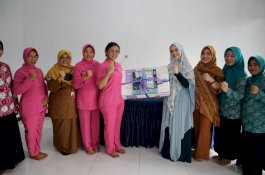 Ketua PKK Gowa Serahkan Alat Antropometri ke Posyandu Kemala Bhayangkari