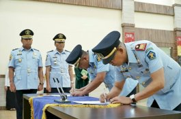 Lantik Dua Pejabat Keimigrasian, Liberti : Kehadiran Pimpinan Merupakan Bagian Dari Solusi