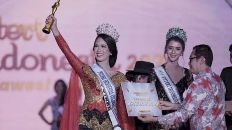 Malam puncak grand final pemilihan Putri Indonesia Sulawesi Selatan 2023 di Gedung Balai Prajurit M. Yusuf, Kota Makassar, Jumat (13/1/2023). 
