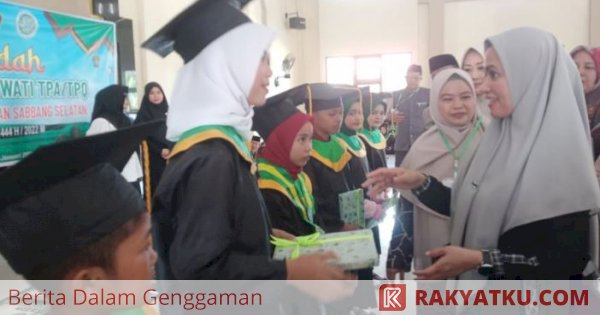 Wisuda Santri Se-Kecamatan Sabbang-Sabbang Selatan, Bupati Lutra: Jangan Berhenti Mengaji!