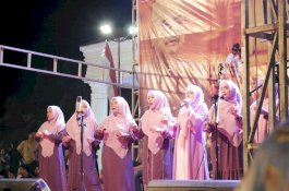 Ketua PKK Kota Palopo Hadiri Pasar Rakyat dan Malam Pentas Seni