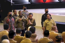 Presiden Jokowi Minta Kepala Daerah Sering-sering Masuk Pasar