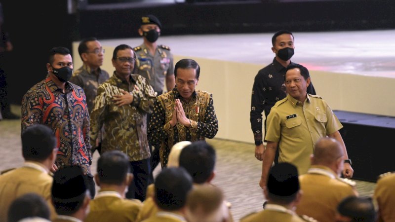 Presiden Jokowi Minta Kepala Daerah Sering-sering Masuk Pasar