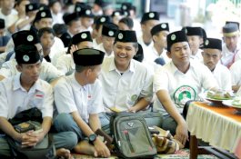 SDG Sulsel Doakan Ganjar Presiden 2024 Bersama Keluarga Besar Ponpes Ash-Shalihin