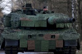 PM Polandia ke Jerman: Kirim Semua Senjata ke Ukraina, Termasuk Tank