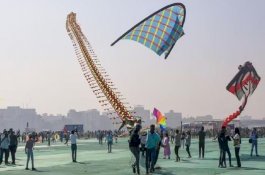 Tragis! Enam Orang Tewas Tersayat Tali Layang-Layang di India