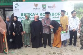 Wawali Parepare Hadiri Penyerahan Bantuan Program Rutilahu untuk Warga