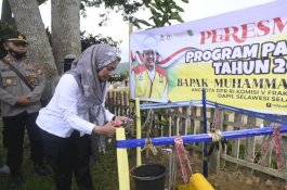 Diresmikan Bupati Lutra, Ribuan Masyarakat di Seko Kini Nikmati Layanan Air Bersih