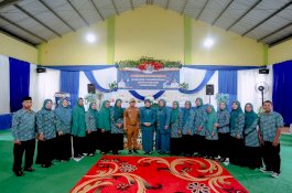 Istri-istri Kepala Desa di Barru Dilantik