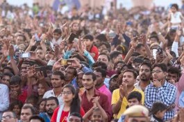 India Kini Negara Berpenduduk Terbanyak di Dunia, Hampir Separuh Berusia di Bawah 25 Tahun