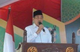 Serahkan Bantuan Bedah Rumah Baznas, Bupati Sidrap Ajak Masyarakat Berzakat