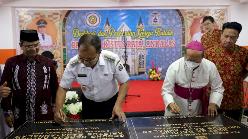 Danny Pomanto Resmikan Gereja Paroki Kristus Raja