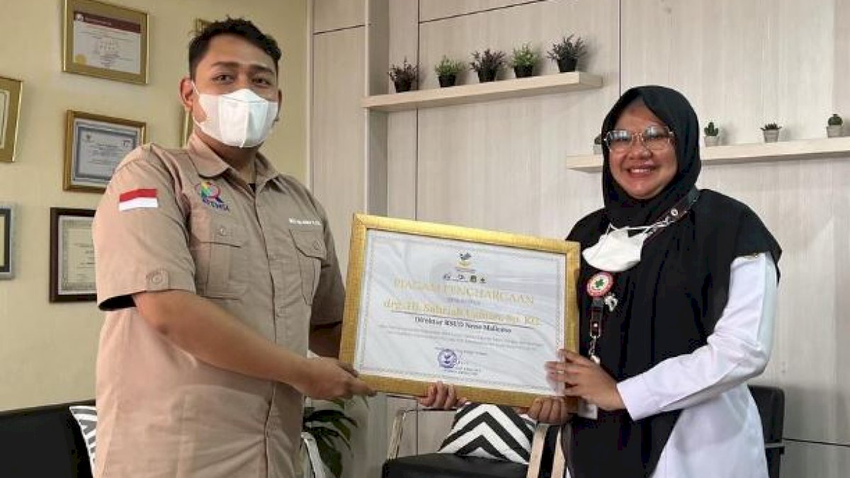 RSUD Nene Mallomo Sidrap Terima Penghargaan Kemensos