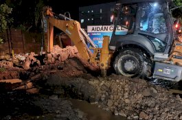Tangani Genangan di Jalan Hertasning, Dinas PUTR Bersihkan Saluran Drainase