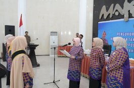 Indira Yusuf Ismail Lantik Empat Bunda PAUD Kecamatan