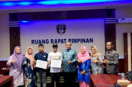 Dua Pembalap yang Berjaya di Asia Terima Bonus dari Pemkab Wajo