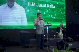 Jusuf Kalla Hadir ditengah Ratusan Pengusaha  Sulsel Bagi Pengalaman