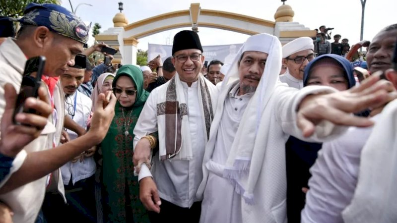 Anies saat bersilaturahmi dengan Kesepuhan Banten. (Foto: IST)